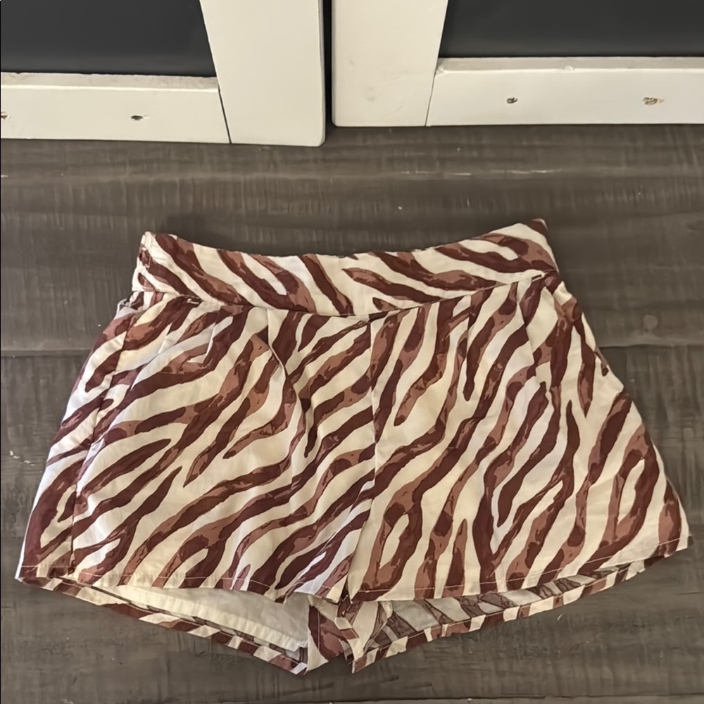 Janie and Jack Girls 5T Cream and Brown Zebra Print Shorts